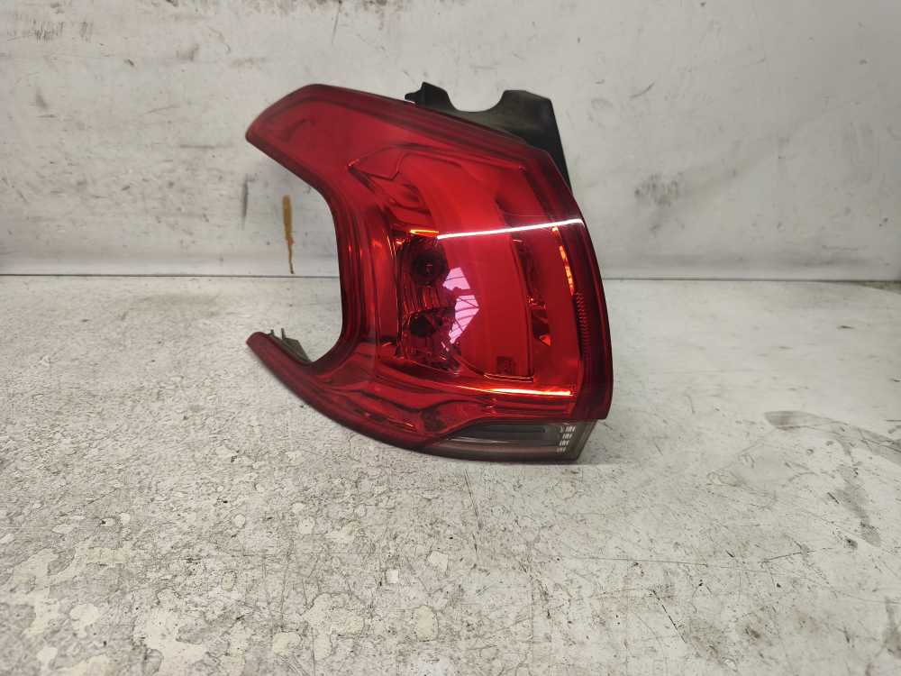 FEU ARRIERE GAUCHE PEUGEOT - Vue 1